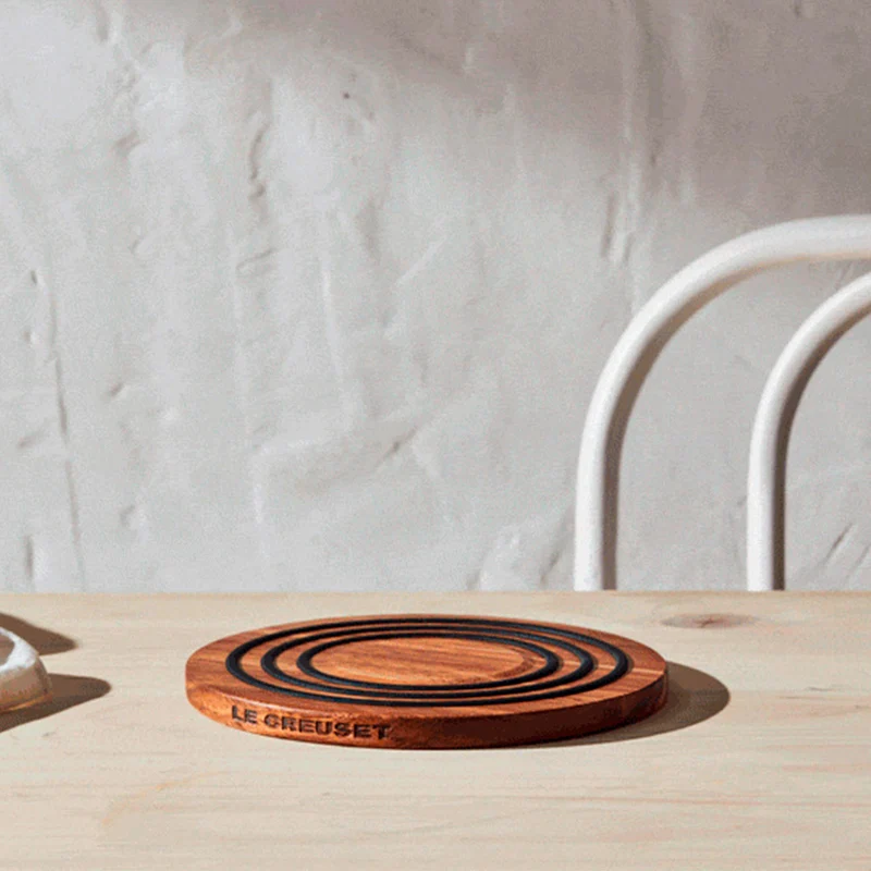 Salvamanteles magnético de madera Le Creuset