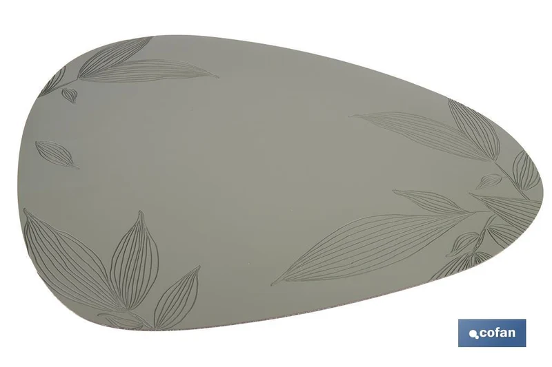Bajoplato triangular | Diseño estampado con hojas | Packs de 6 salvamanteles individuales | Color: verde | Material: PVC | Medidas: 45 x 36 cm